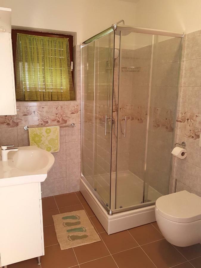 Apartman Broznic Šilo Exterior foto