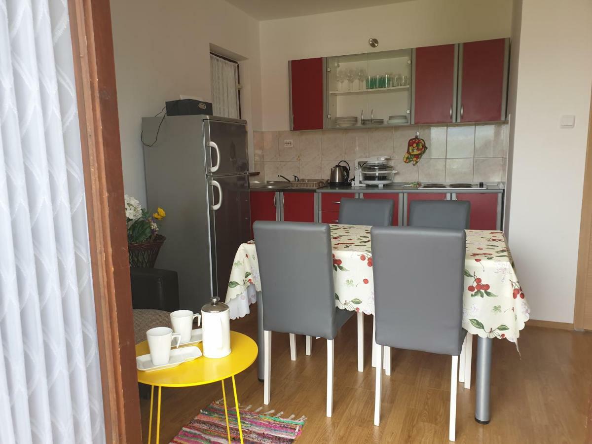 Apartman Broznic Šilo Exterior foto